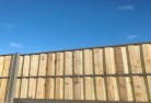 White Sandslap-and-cap-timber-fencing-3.jpg; ?>